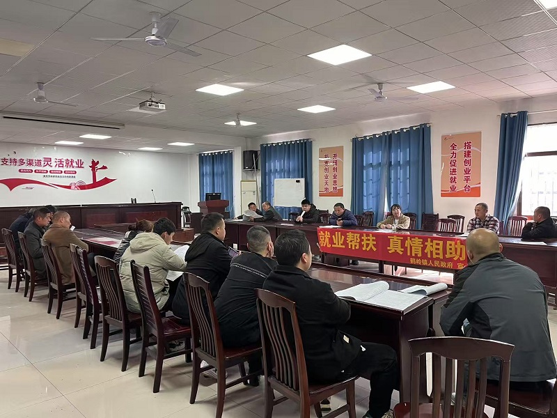 鹤岭镇举办裕能专场面试会，助力就业困难人员再就业