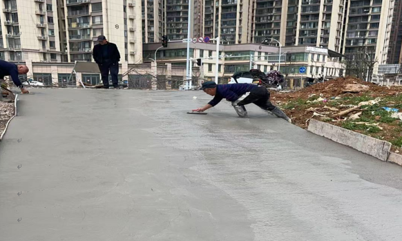党建引领建筑坦途 水泥路网惠民生——九华街道金井社区扎实推进和平村月塘组道路修缮