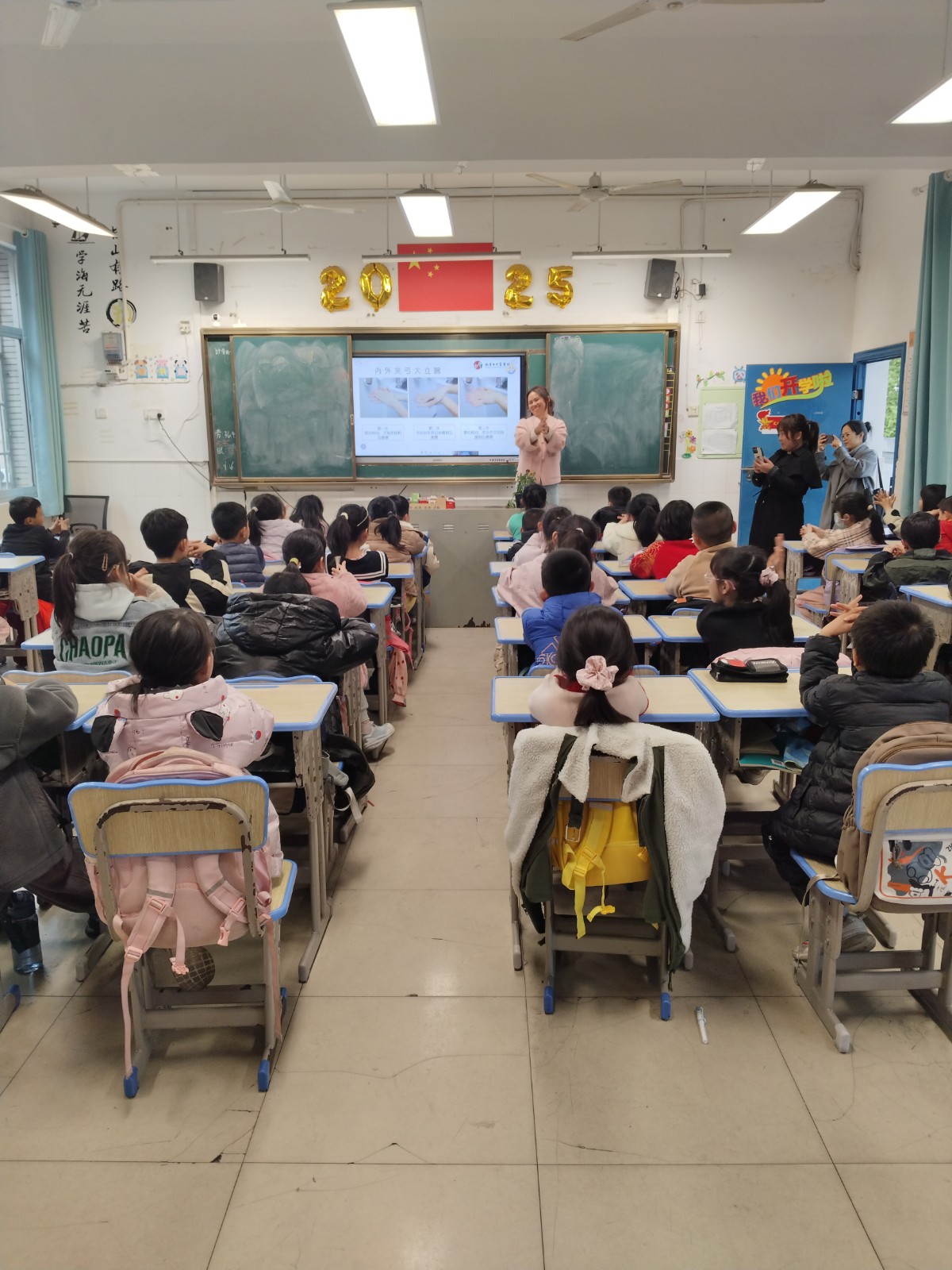 当“药香”邂逅“书香”——风车坪学校举办中医健康知识讲座