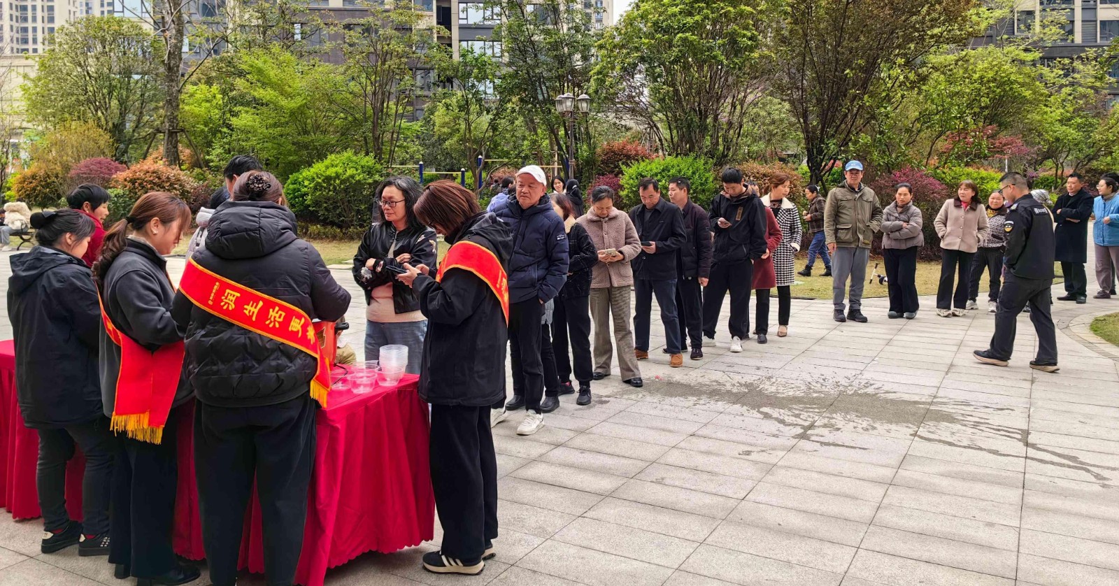 民乐社区开展“三月三荠菜煮蛋”活动