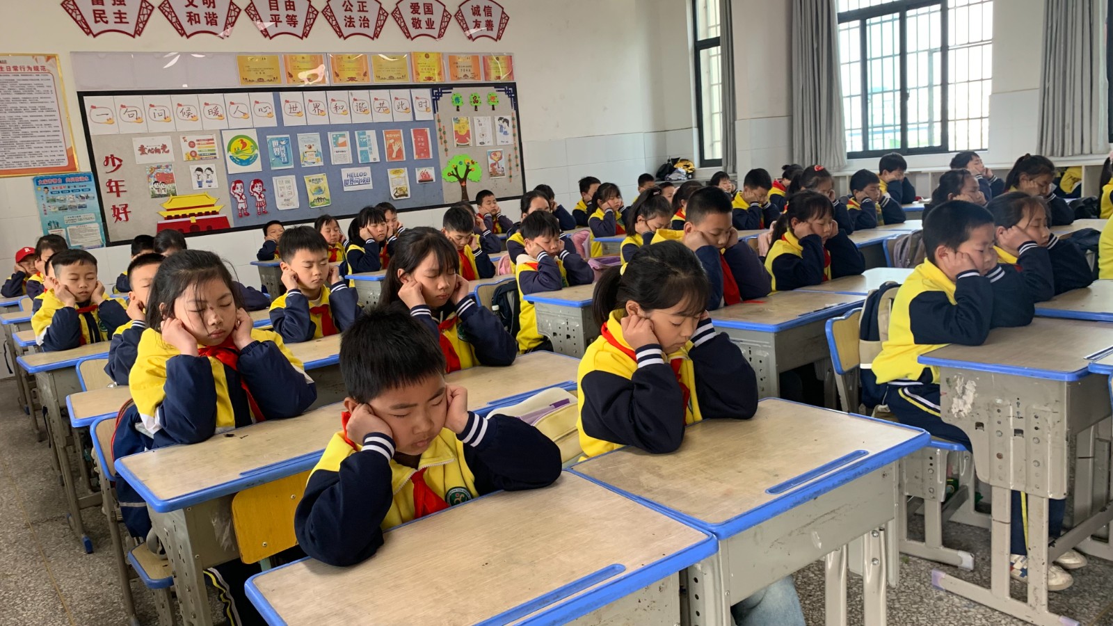 ‌湘锰小学举办眼保健操大赛，以赛促学筑牢视力健康防线