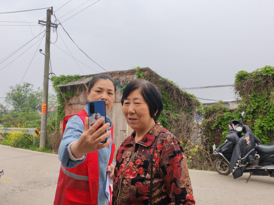 易建河村：党员先锋展风采，“五个到户”显真情