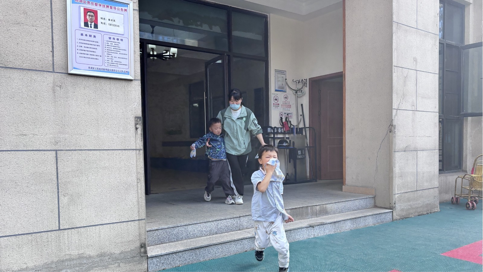 【平安雨湖】民乐社区联合幼儿园开展消防演练，共筑安全防线