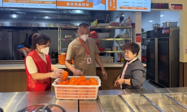 杉山社区开展食品安全检查 守护居民舌尖安全