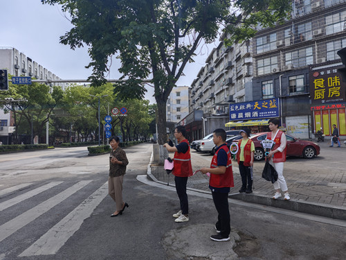 烟竹社区：开展“文明交通，你我同行”文明实践志愿服务活动