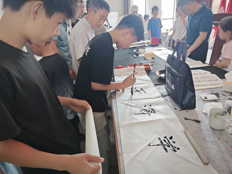 鹤岭镇：翰墨润校园，书艺传薪火