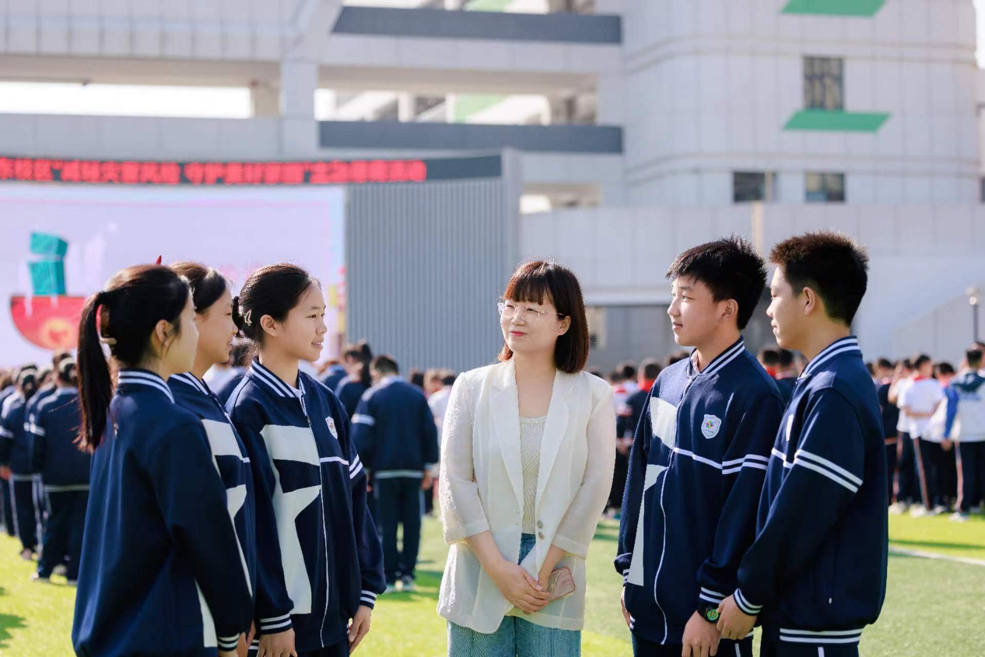 【出彩雨湖人】风车坪学校初中部执行校长陈新：向新而行，逐梦杏坛