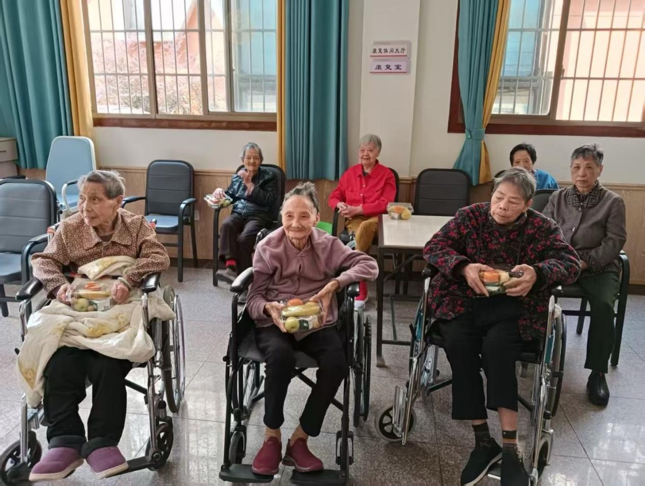 车站路社区：开展慰问公寓长者志愿服务活动