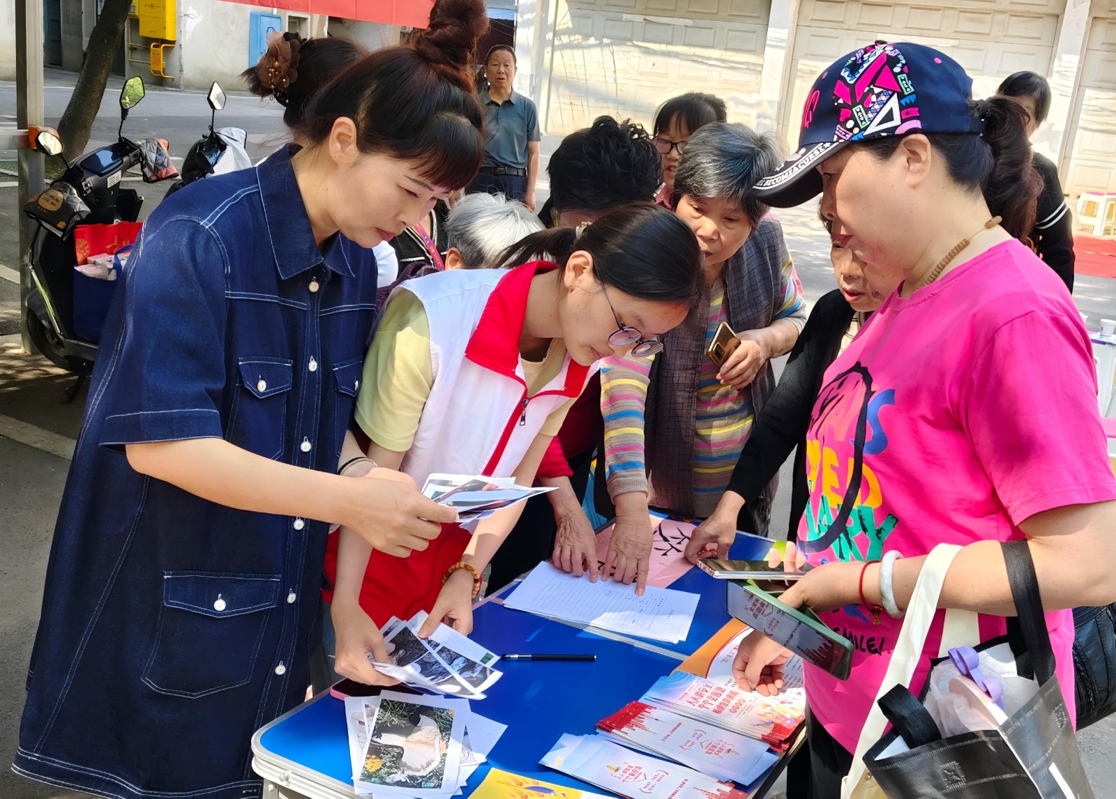 广场街道开展“预防野生蘑菇中毒宣传日”活动