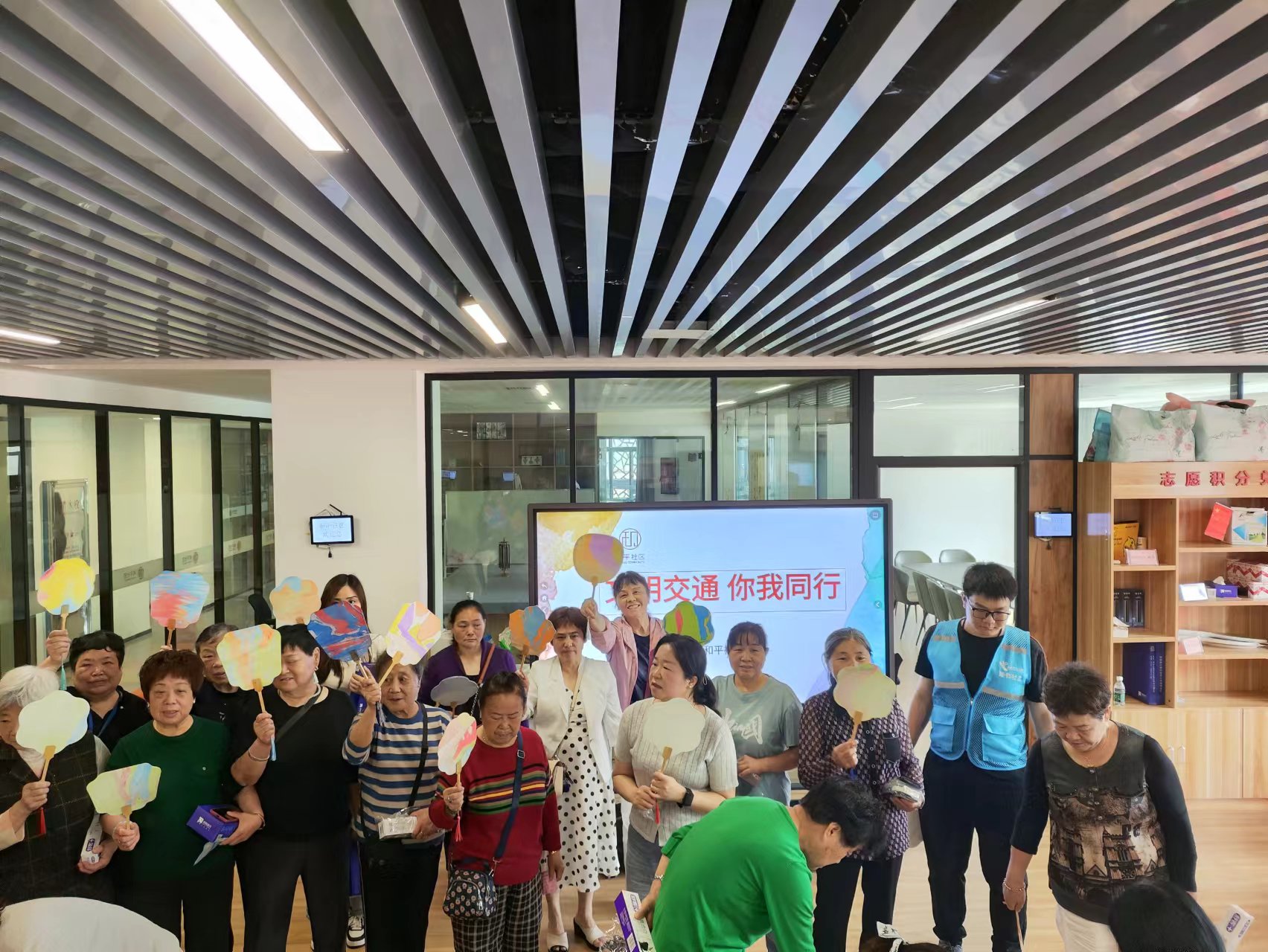 和平社区：开展“文明交通，你我同行”主题文明实践活动