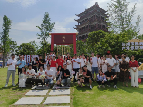 “全国通办”后首个520！雨湖区万楼户外颁证基地见证甜蜜时刻