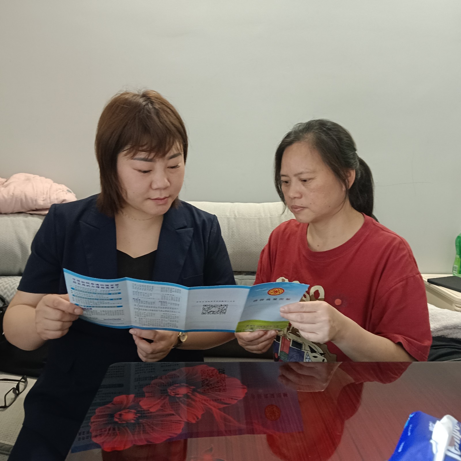 三义井社区开展“石榴籽心手相牵 一家亲温暖人间”活动，共筑和谐家园