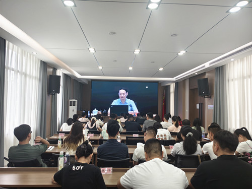 区委党校第21期青干班：深入学习贯彻习近平总书记关于必须坚持人民至上的重要论述