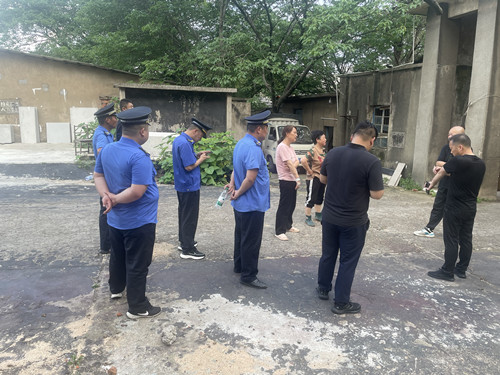 昭潭街道：多部门联合执法 取缔非法屠宰点