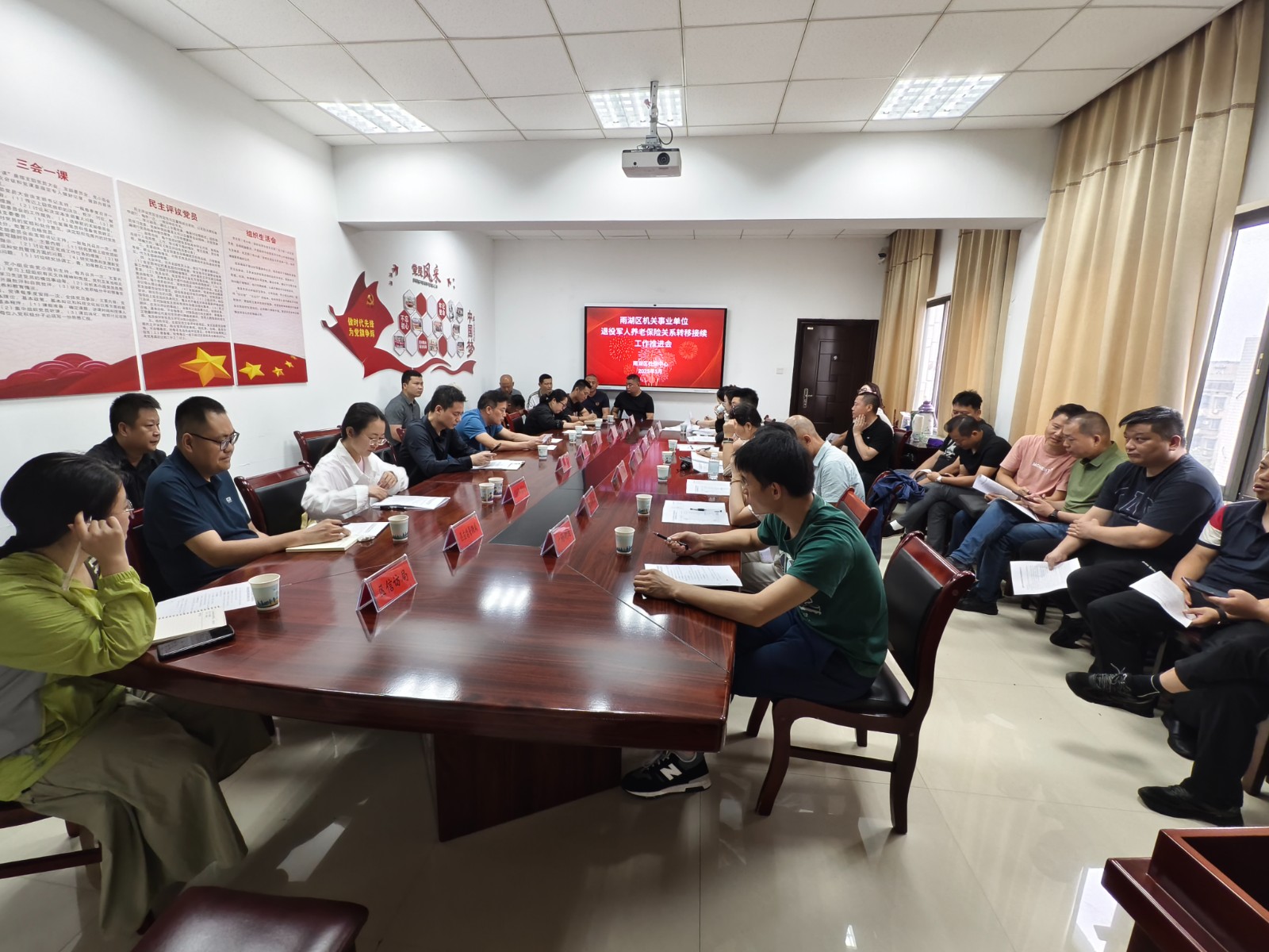 区人社局：落实“三听三问”要求，保障退役军人权益