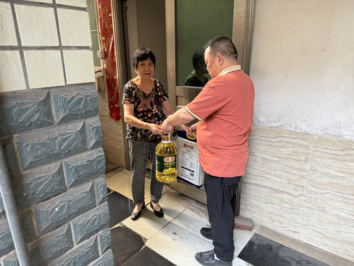 广园社区：开展端午节慰问困难居民活动