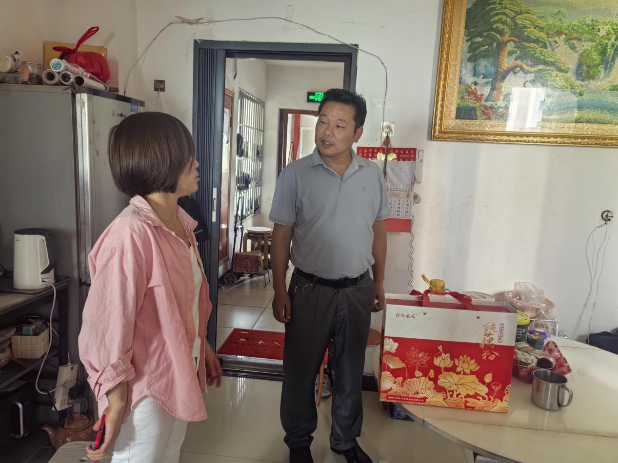 古梁巷社区：端午节送温暖 市人大代表慰问困难家庭