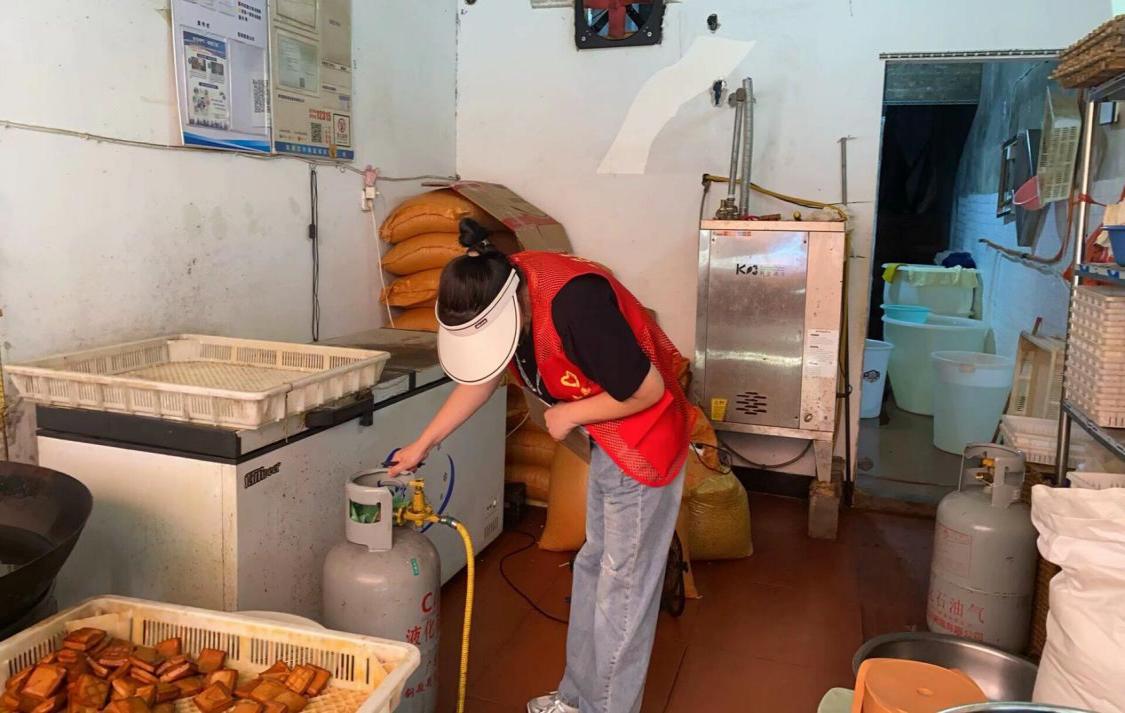 【平安雨湖】关圣殿社区：拧紧燃气“安全阀” 筑牢燃气安全防线
