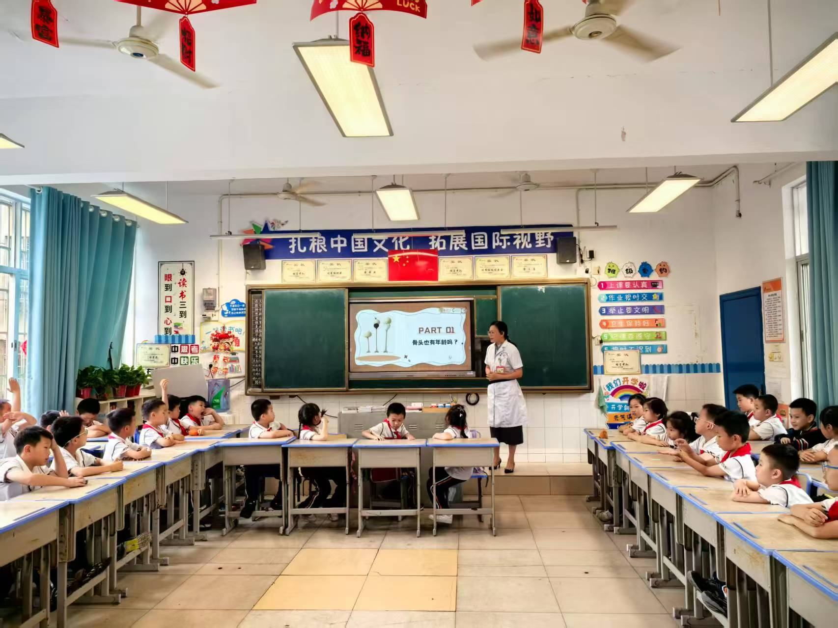 风车坪学校开展“童心探秘 快乐成长”六一科普进校园活动