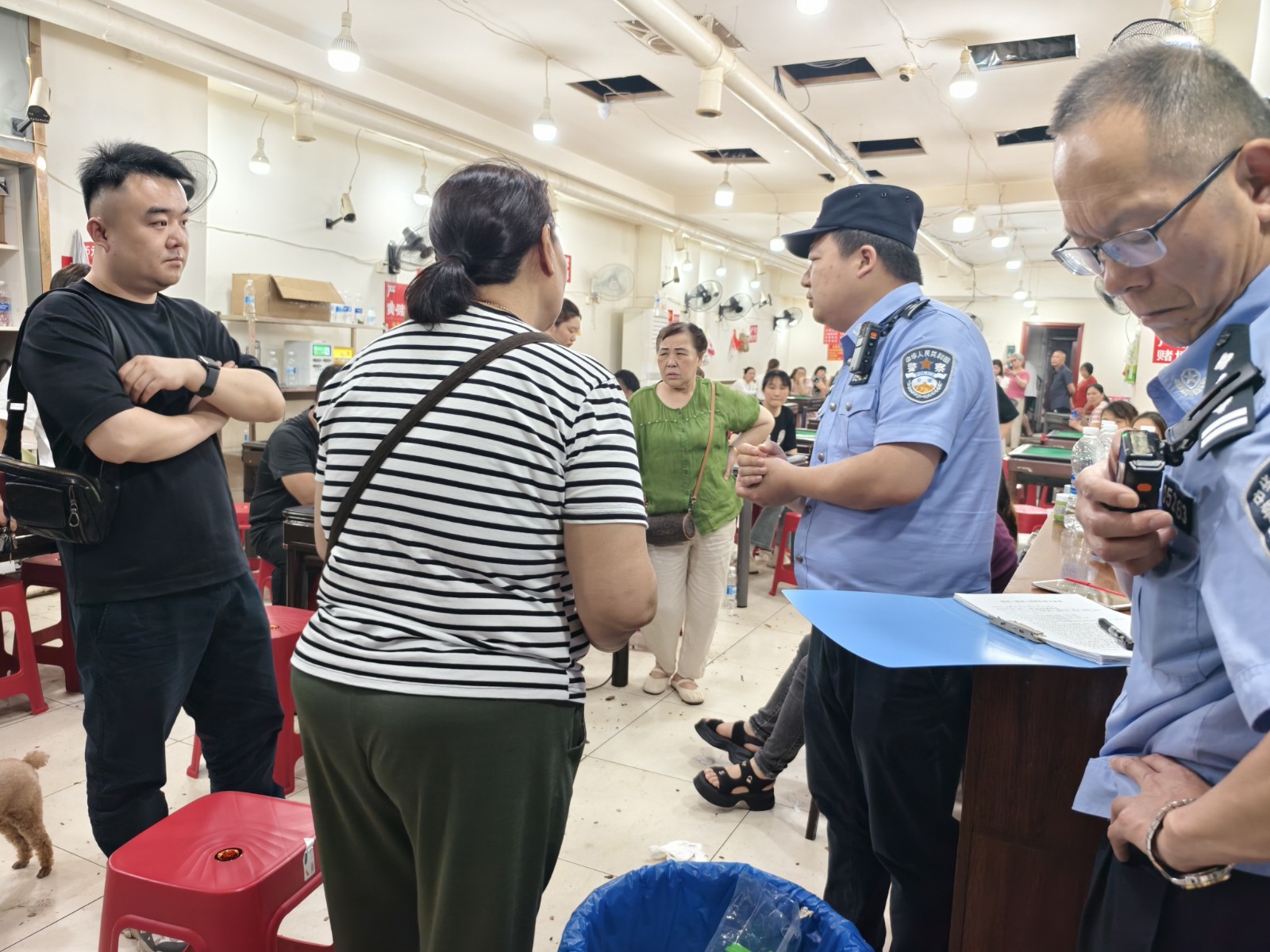 洗脚桥社区开展棋牌娱乐场所集中整治行动，净化社会环境