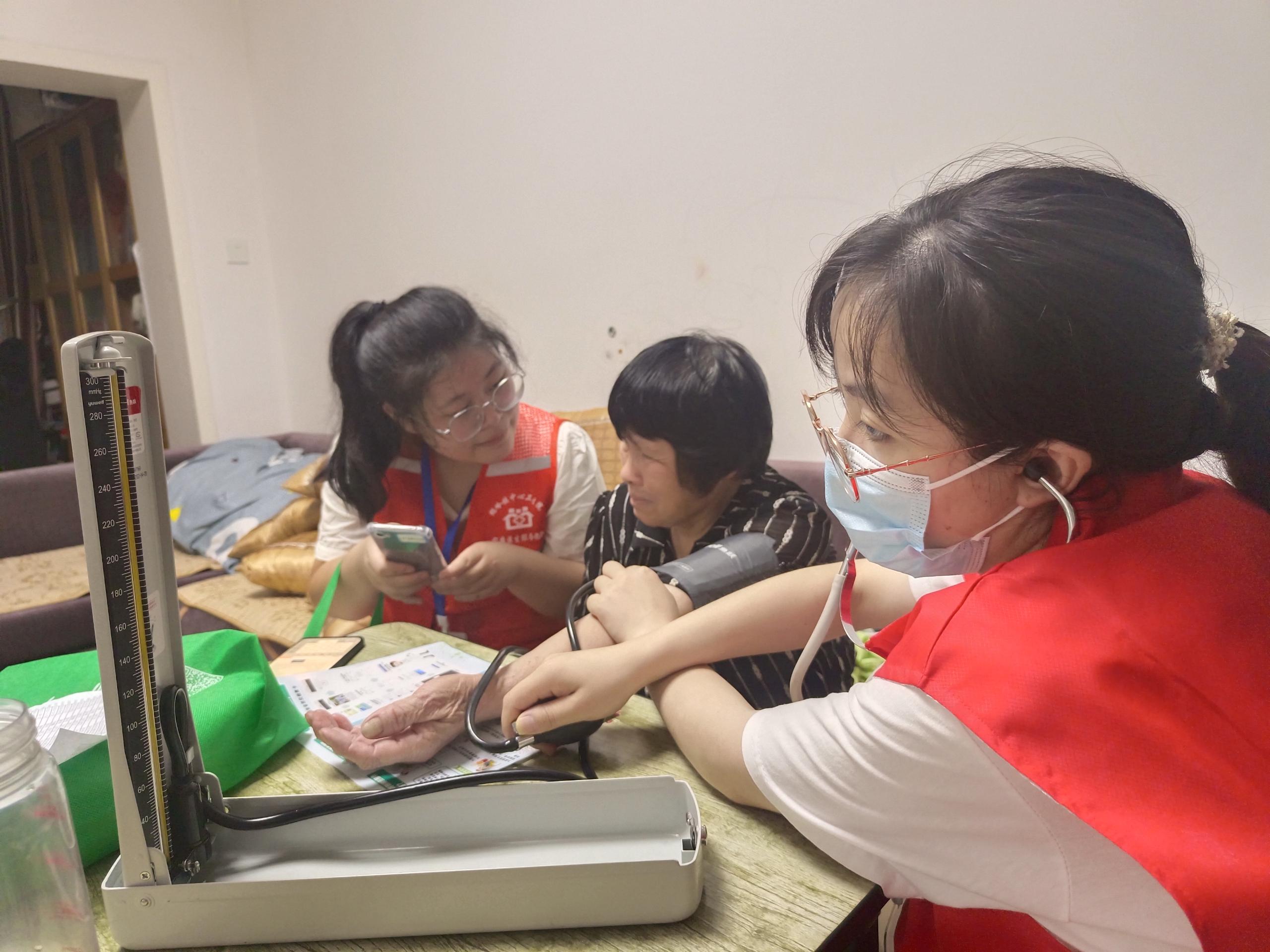 鹤岭镇中心卫生院：健康入户，签约到家