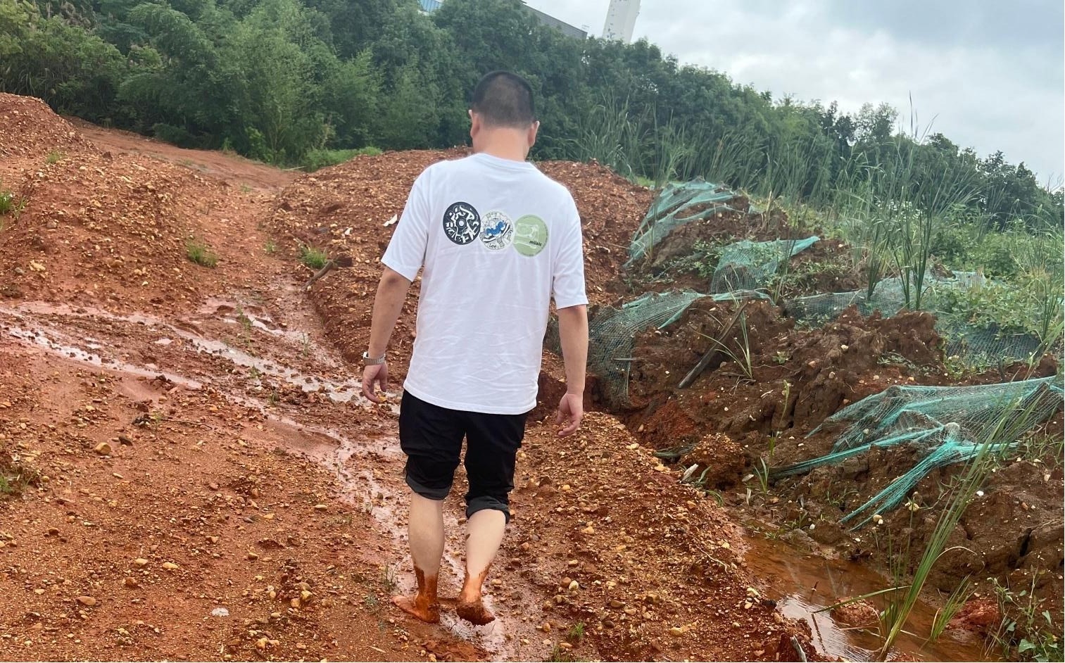 雨后严查！和平街道生态事务中心筑牢建筑垃圾倾倒“防控网”