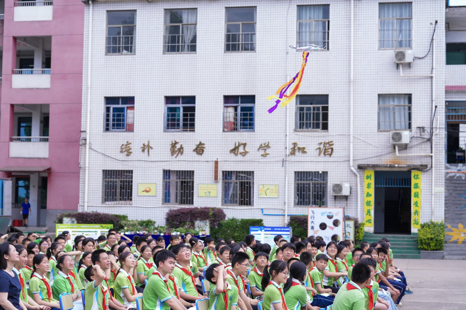 湘锰小学2025届毕业典礼隆重举行：风起少年时，扬帆新征程