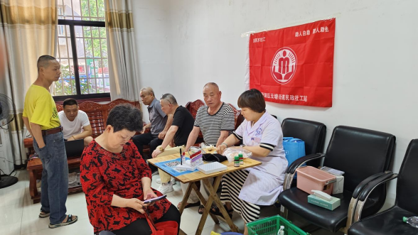 云塘街道开展“邻里同心助残 温情点亮家园”免费体检活动