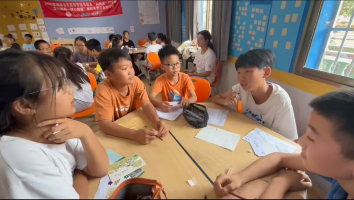 雨湖区：趣味科普进乡村，童心探秘筑梦行