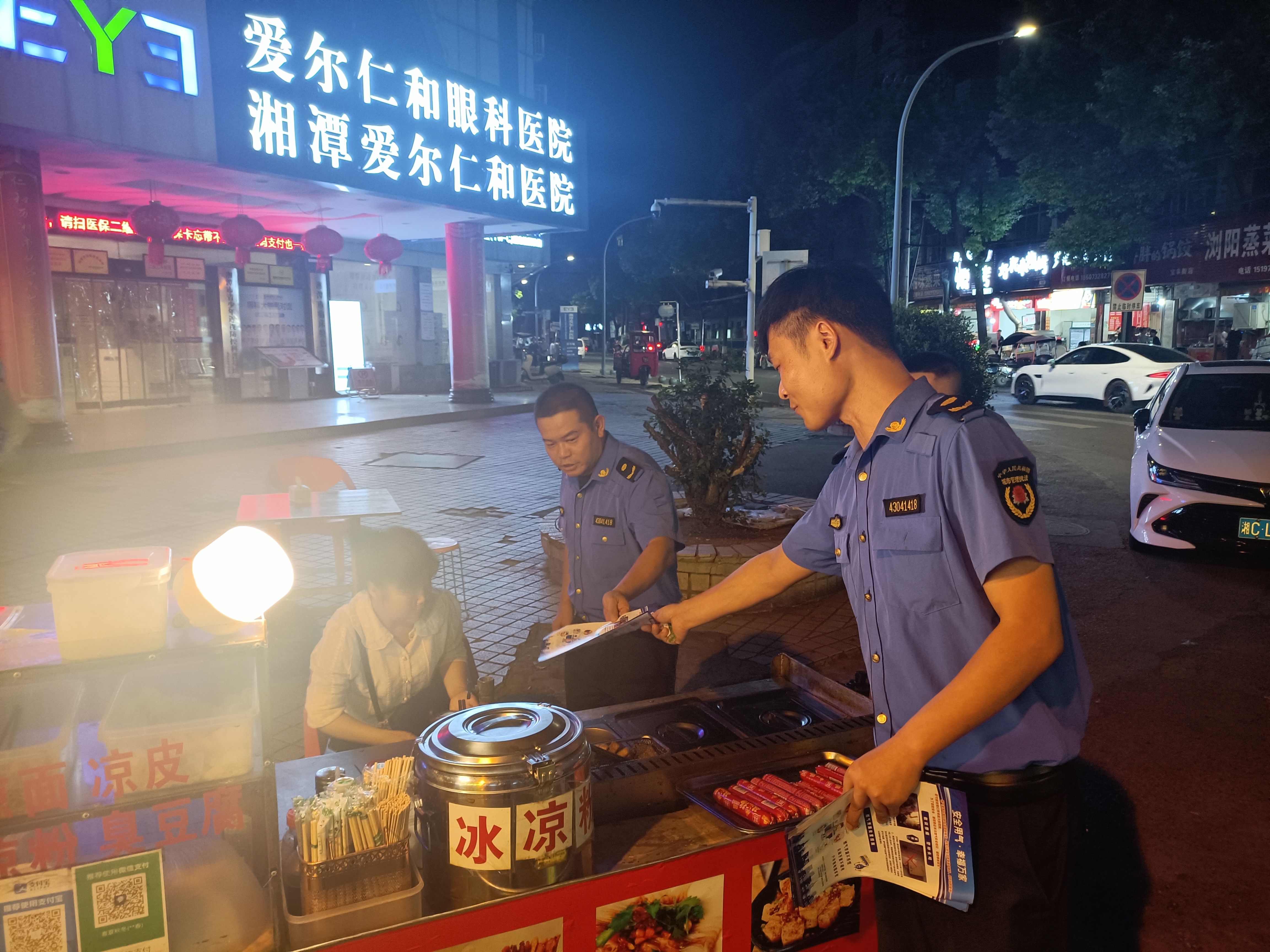 雨湖区城管局：守护城市"烟火气"   筑牢安全环保双防线