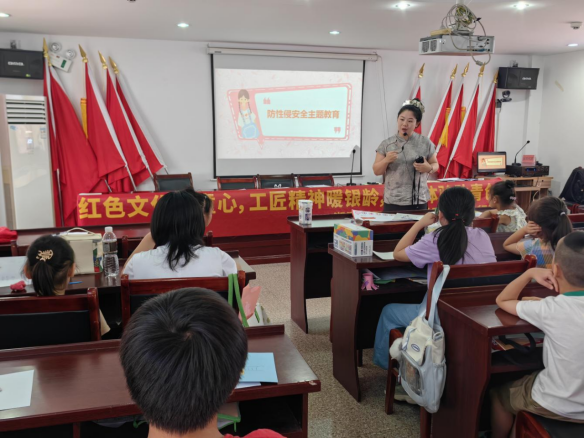桃源路社区开展利剑护蕾安全主题宣传活动