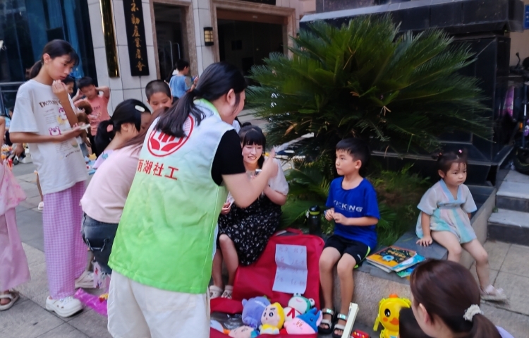 乐塘社区：跳蚤市场开市 萌娃变身 “小掌柜” 体验成长