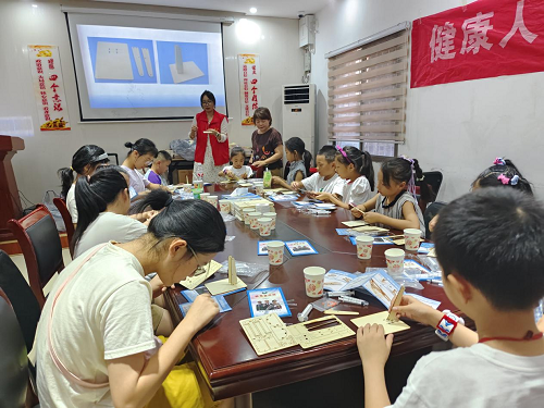 大码头社区：科普知识与童行 防溺水安全伴心间