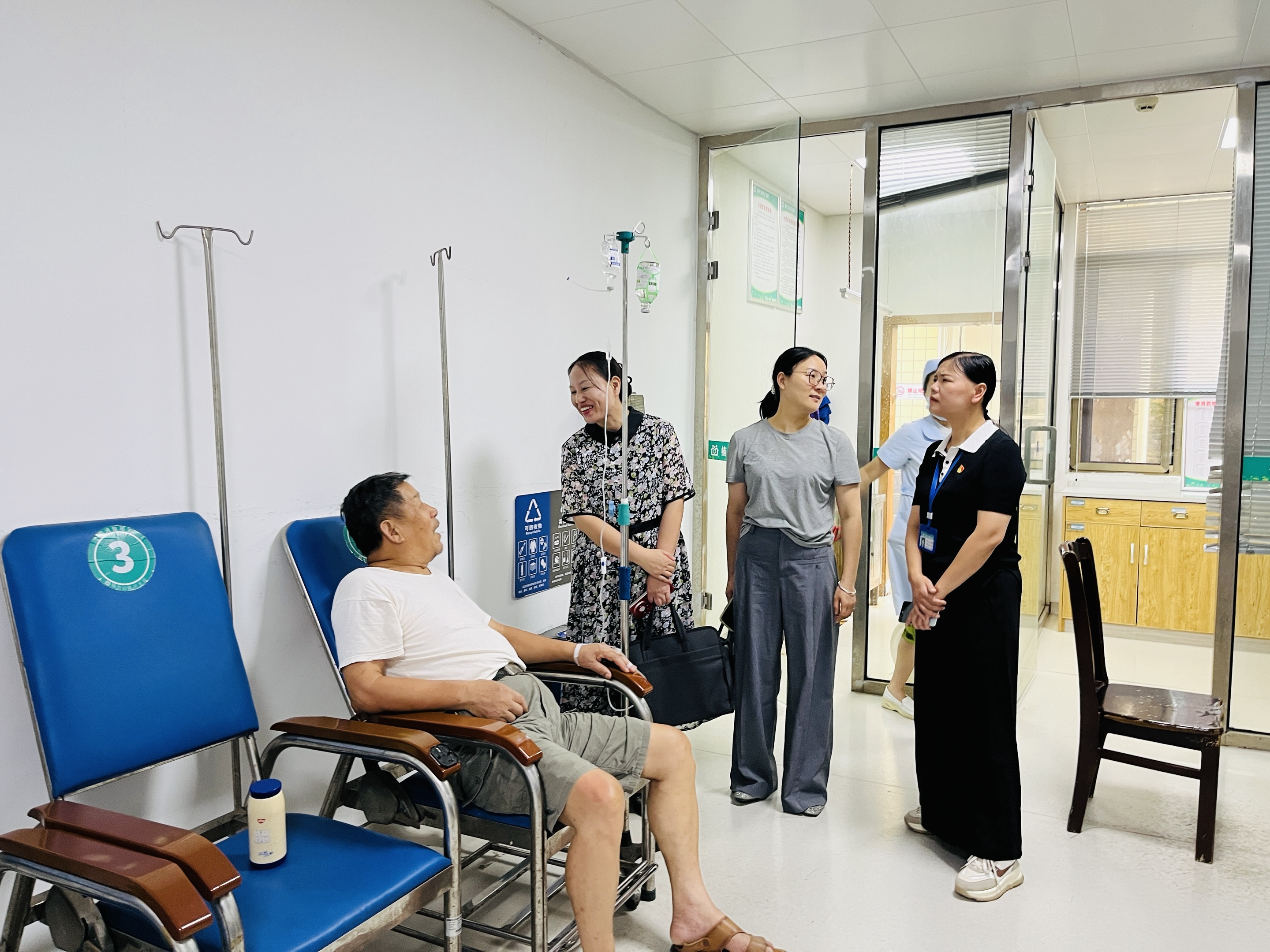 雨湖区卫健系统调研组“三听三问”精准指导 共促基层医疗新发展