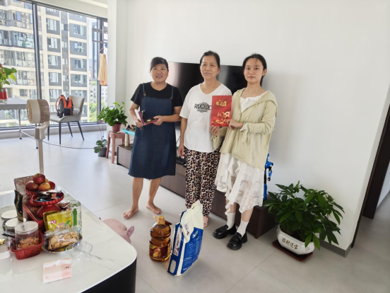 万新社区：温情慰问暖军心，共迎“八一”建军节