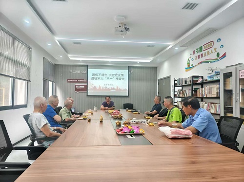 龙子巷社区开展“退伍不褪色 共叙战友情”退役军人“八一”座谈会