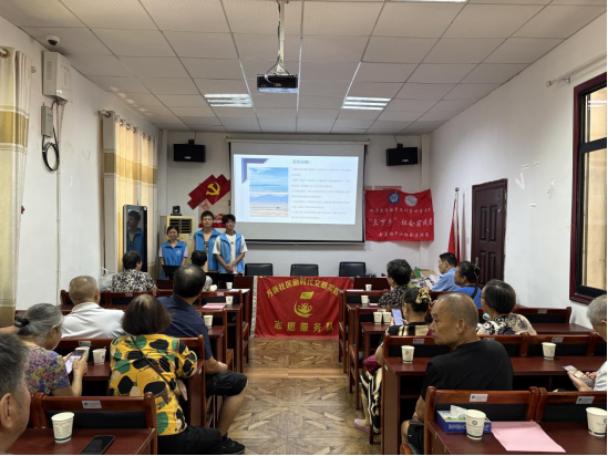 万新社区携手湘潭大学志愿者开展健康与防诈双宣讲活动