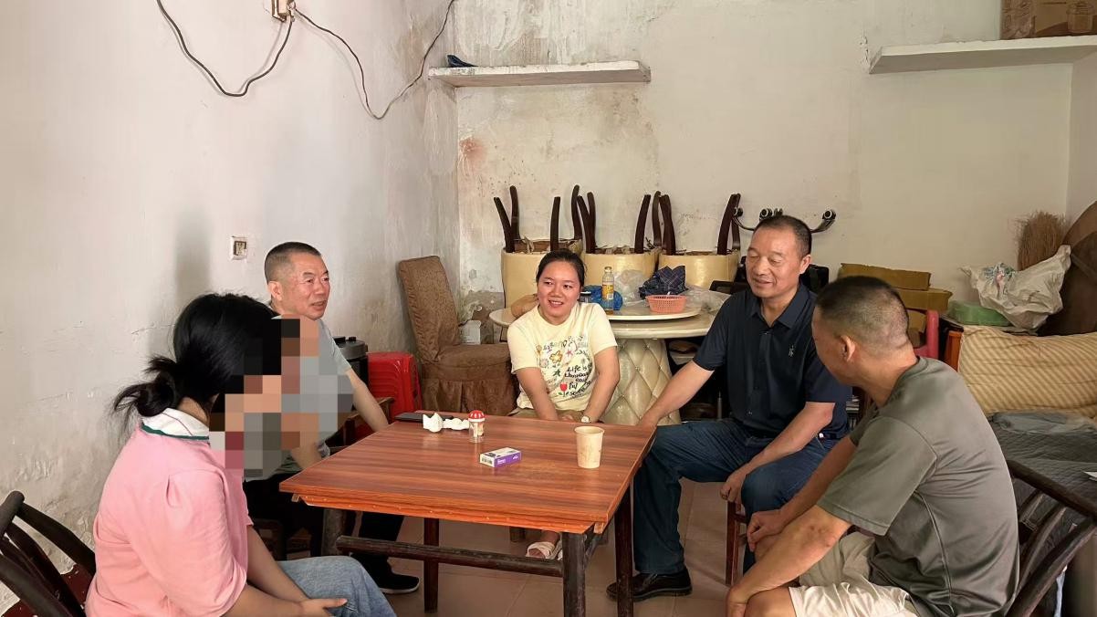 雨湖区关工委：走访慰问受助学生  精准帮扶暖人心