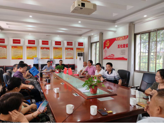 易建河村召开企业乡贤座谈会，共绘家乡发展新蓝图