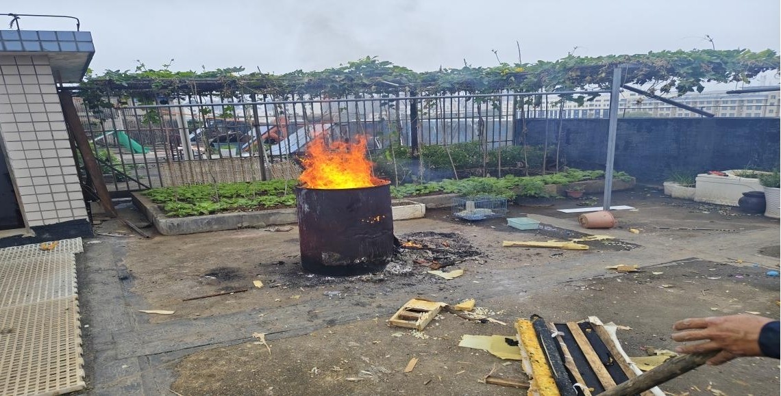 露天焚烧不可取，守护蓝天靠大家！和平街道石码村依法查处一起露天焚烧违法行为