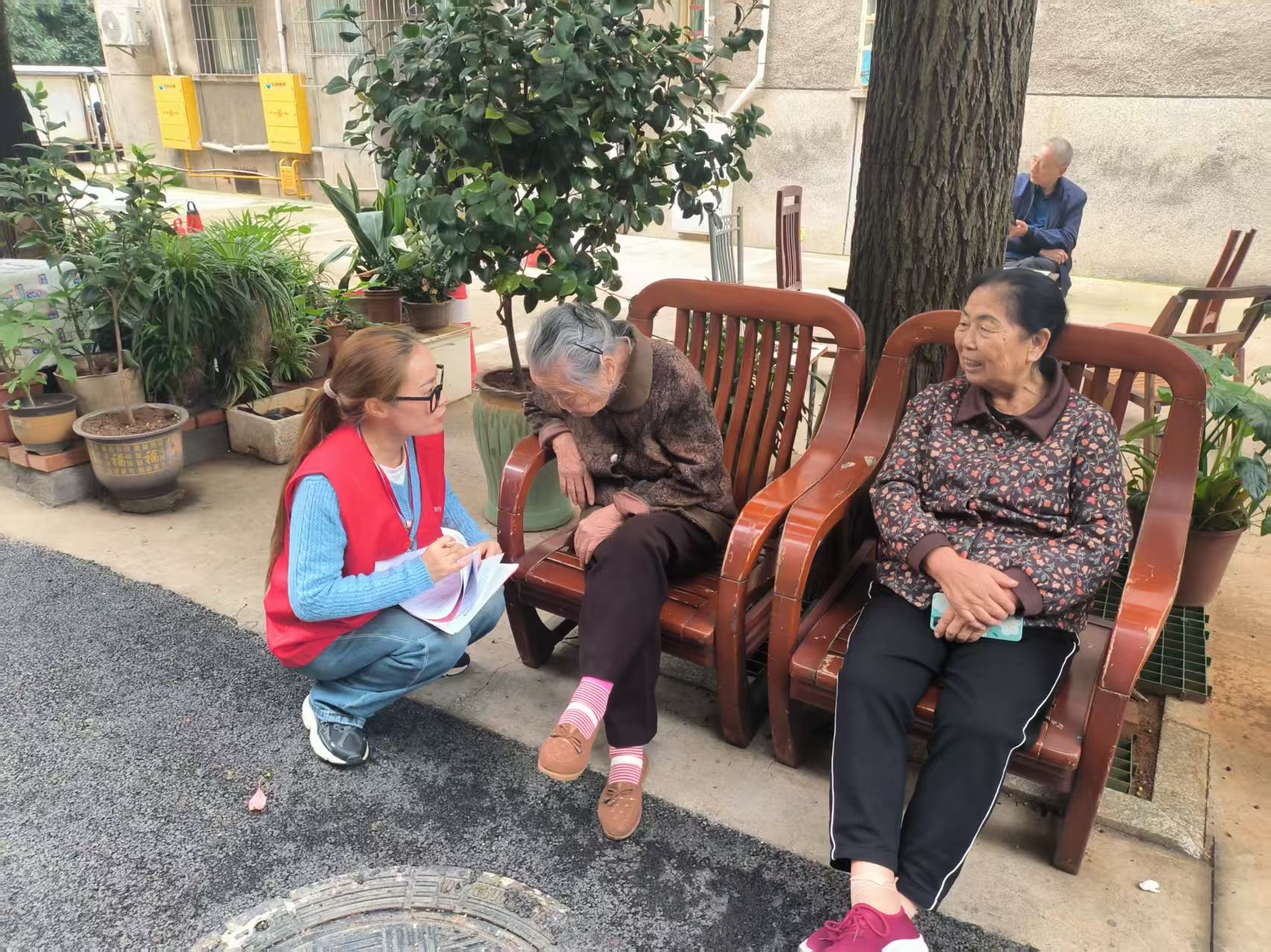 建设社区开展平安建设群众评价调查 倾听民声筑牢平安根基