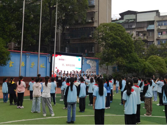 弘扬抗战精神，共筑国防长城——万新社区联合云塘学校开展国防教育宣传活动