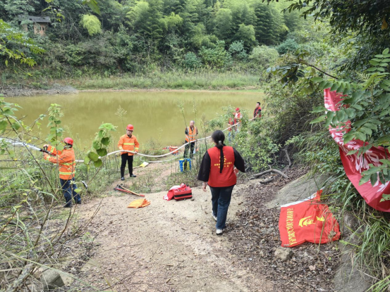 石龙村：开展森林防火演练，筑牢安全防线