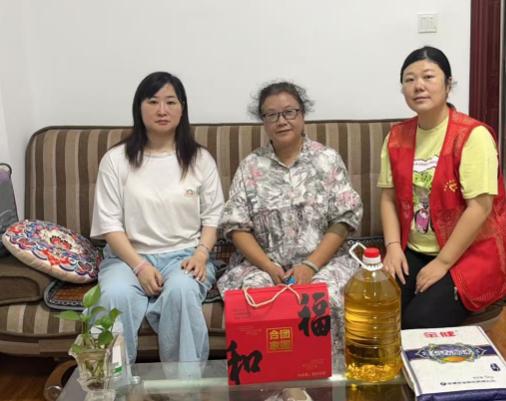 古梁巷社区：中秋慰问暖人心，情系特扶显担当