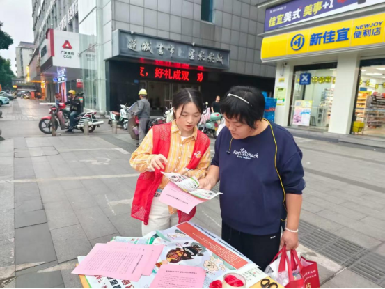 云塘街道开展“尚德守法，共享食安”宣传活动