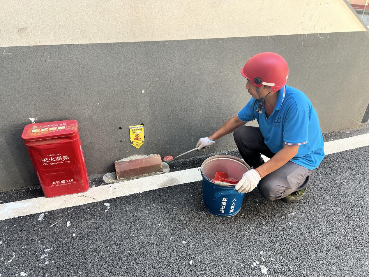 车站路社区开展病媒生物防治消杀活动