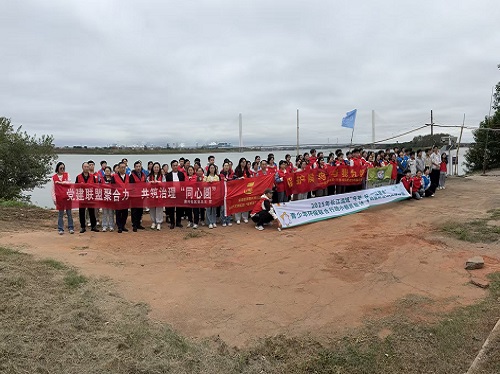 唐兴寺社区联合多方力量开展净滩行动