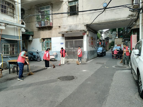 鲁班殿社区：“扫”出整洁，“讲”出文明