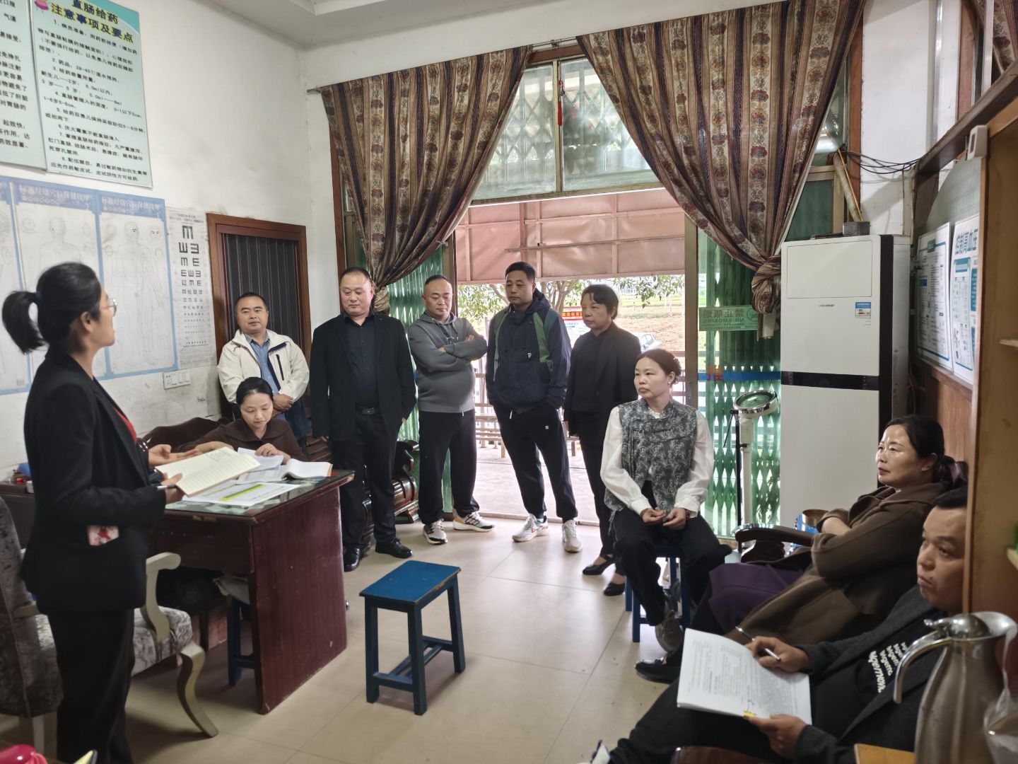 鹤岭镇27家村卫生室 “抱团”提能力