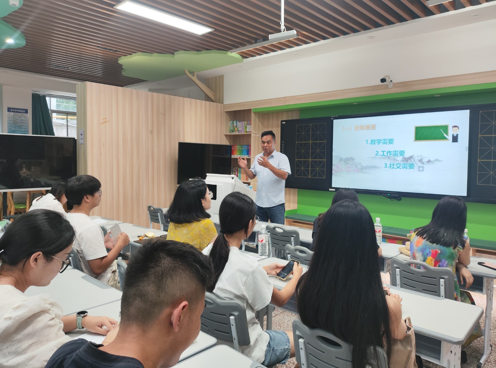 风车坪学校开展三校区青年教师书法专题培训